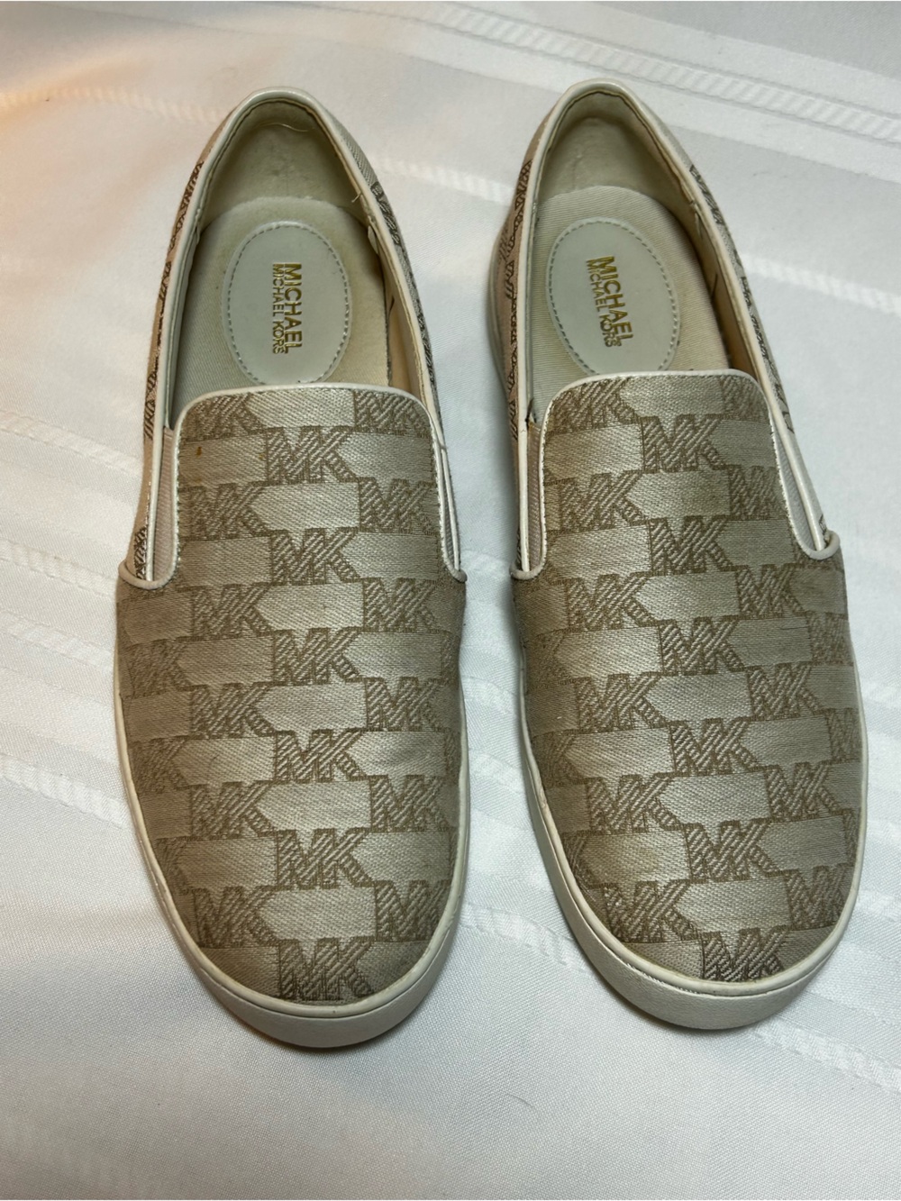 Michael Kors Keaton Slip-on Womens 9 Beige MK Logo Sneakers Sheen Neutral